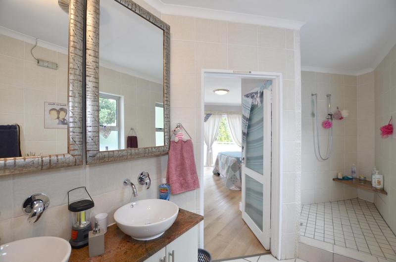 To Let 4 Bedroom Property for Rent in Everglen Western Cape